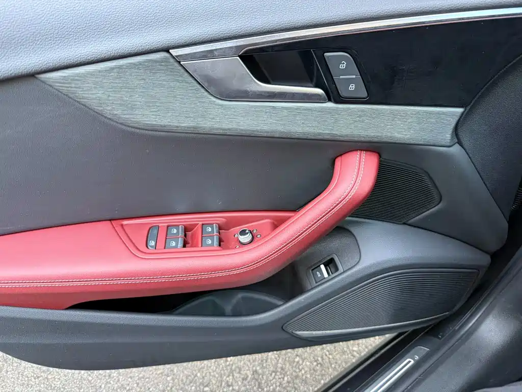 Audi A4L — миниатюра 12