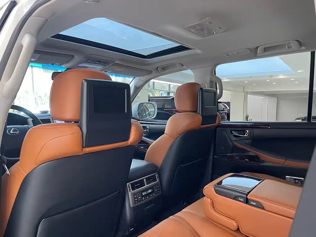 Lexus LX — миниатюра 14