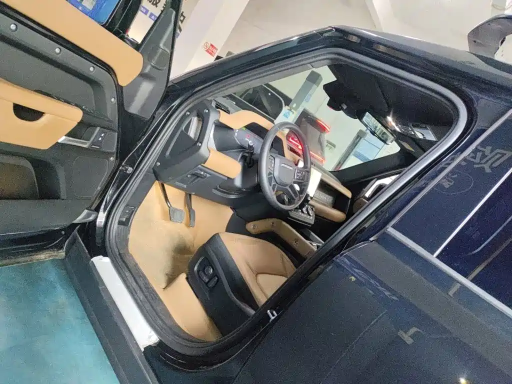 Land Rover Defender — миниатюра 4