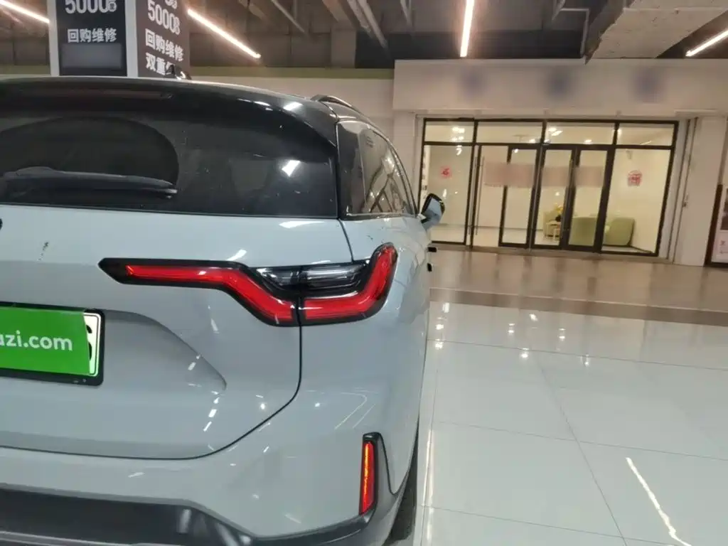 NIO ES6 — миниатюра 8
