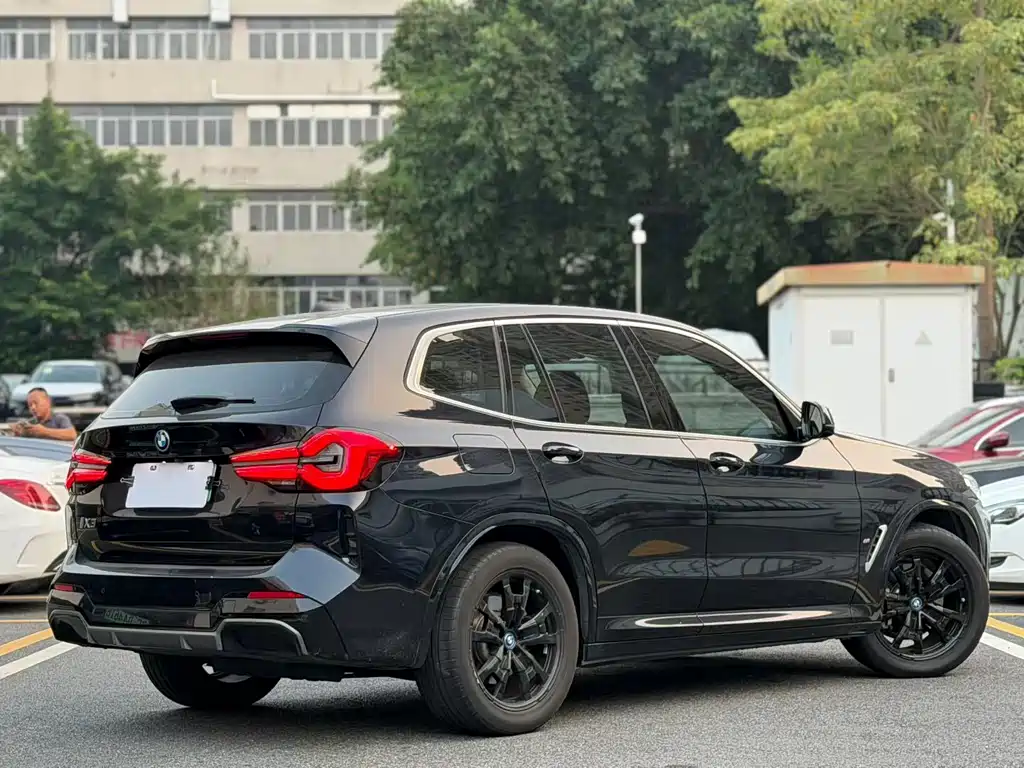 BMW iX3 — миниатюра 3