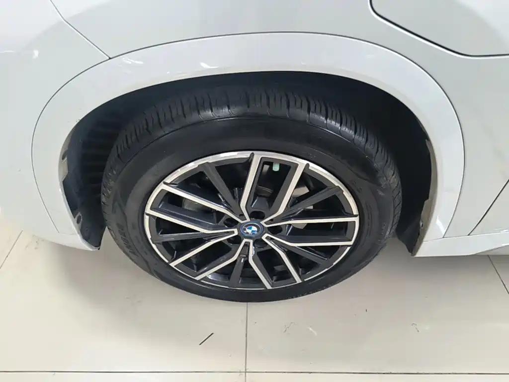 BMW iX1 — миниатюра 23