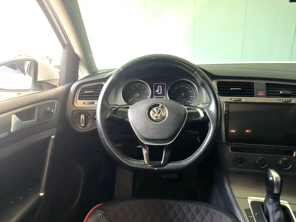 Volkswagen Golf — миниатюра 11