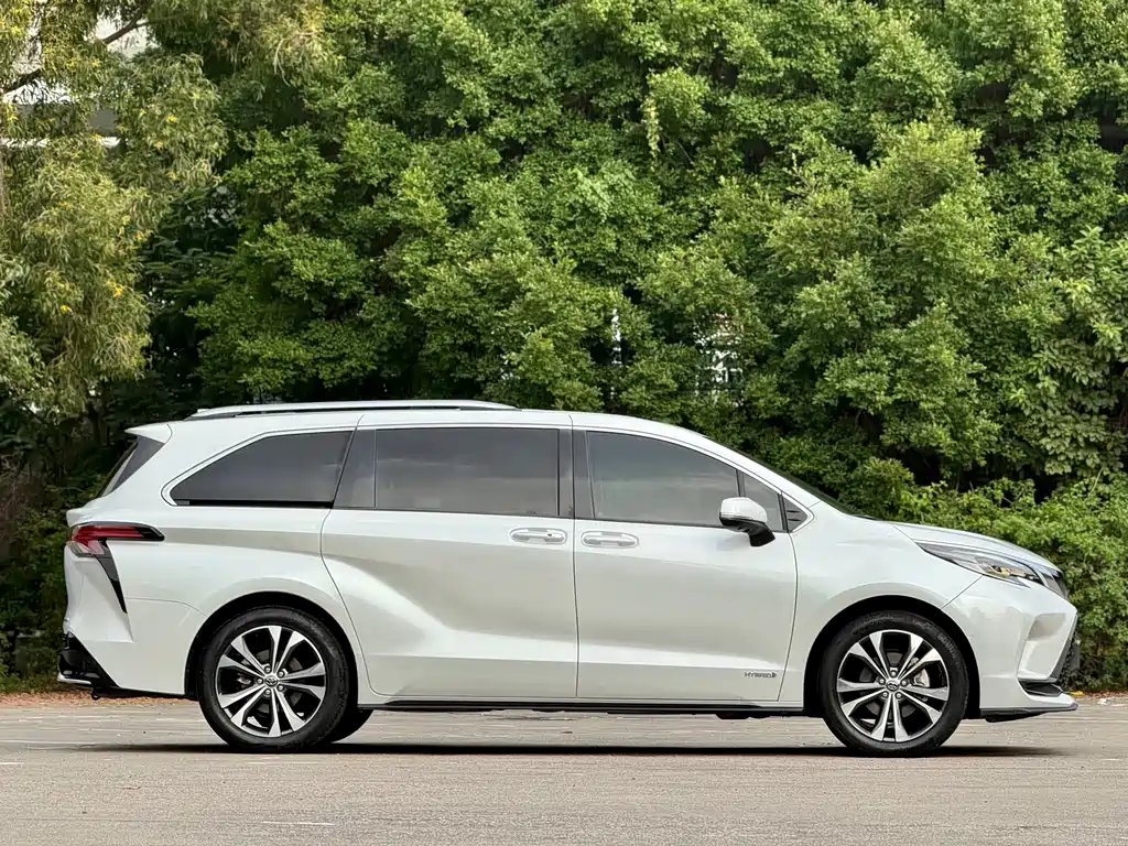 Toyota Granvia — миниатюра 22