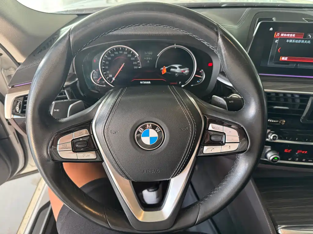 BMW 5 Series — миниатюра 8
