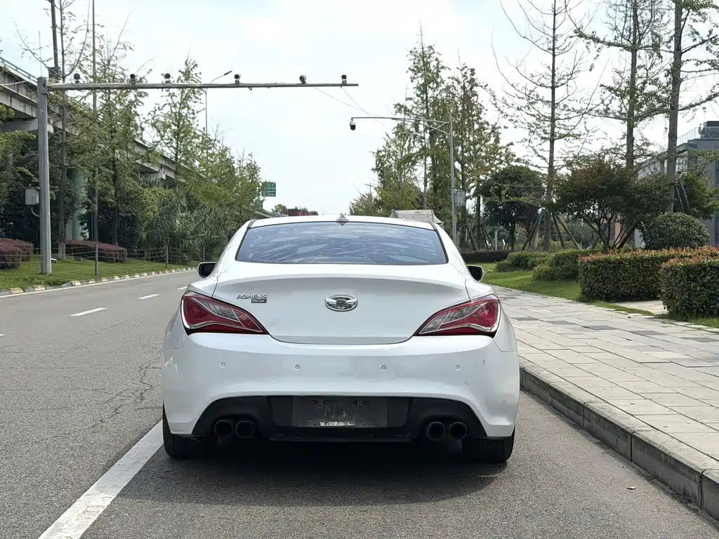 Hyundai Genesis Coupe — миниатюра 4