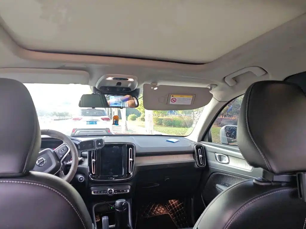 Volvo XC40 — миниатюра 14