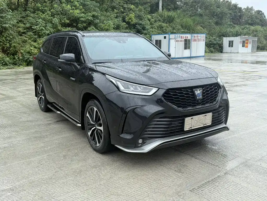 Toyota Crown Kluger — миниатюра 3