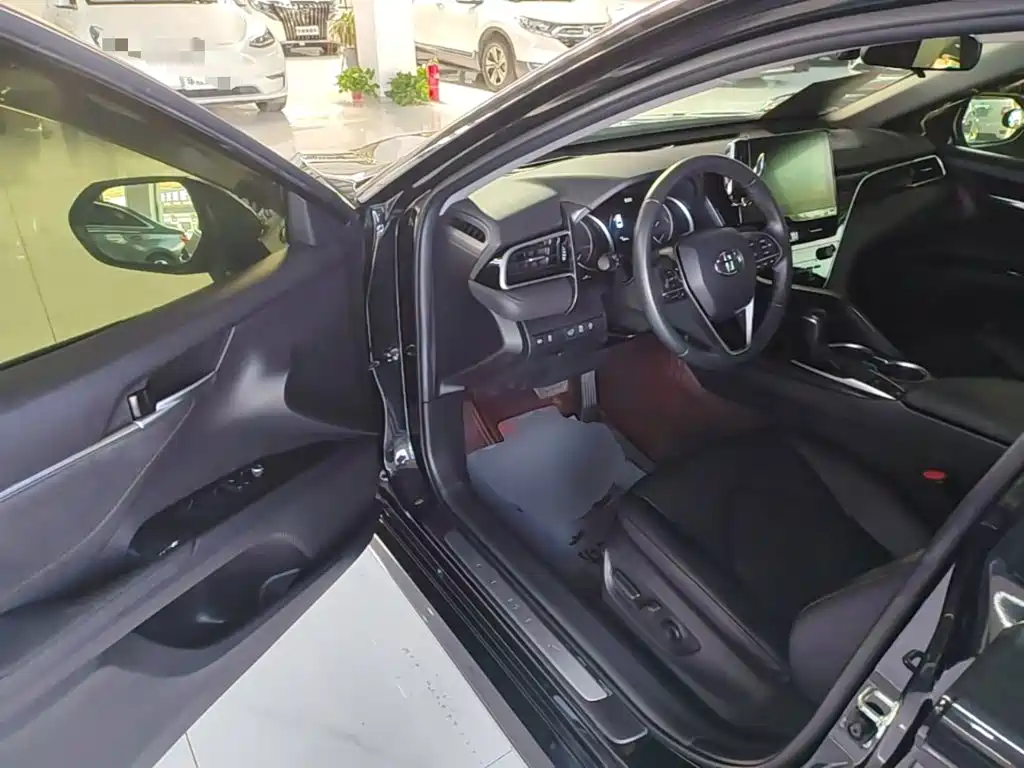 Toyota Camry — миниатюра 16