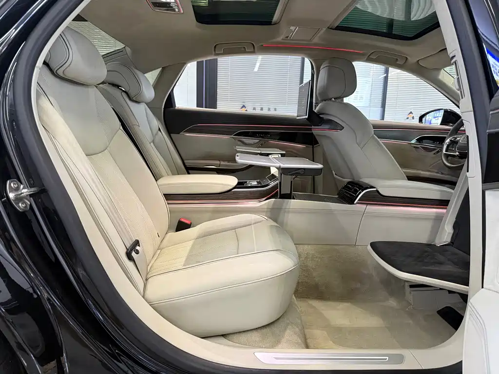 Audi A8 — миниатюра 10