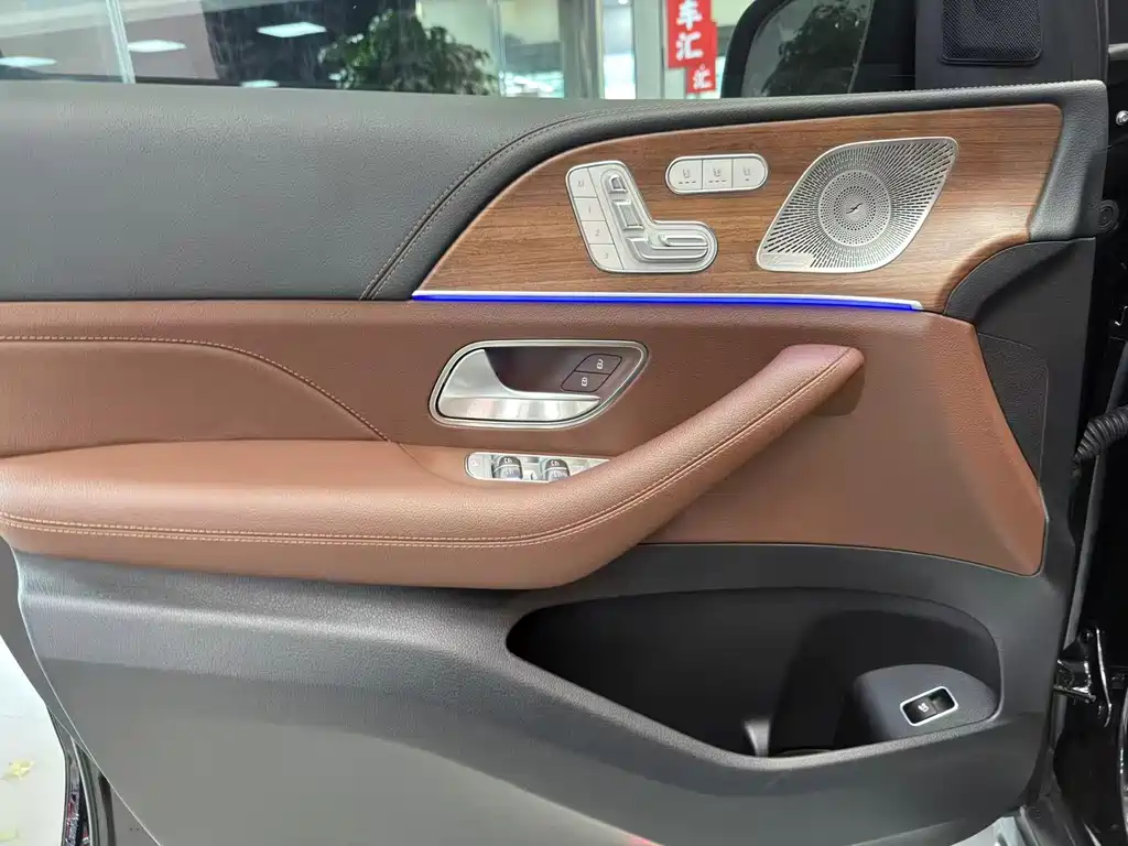 Mercedes-Benz GLS — миниатюра 12