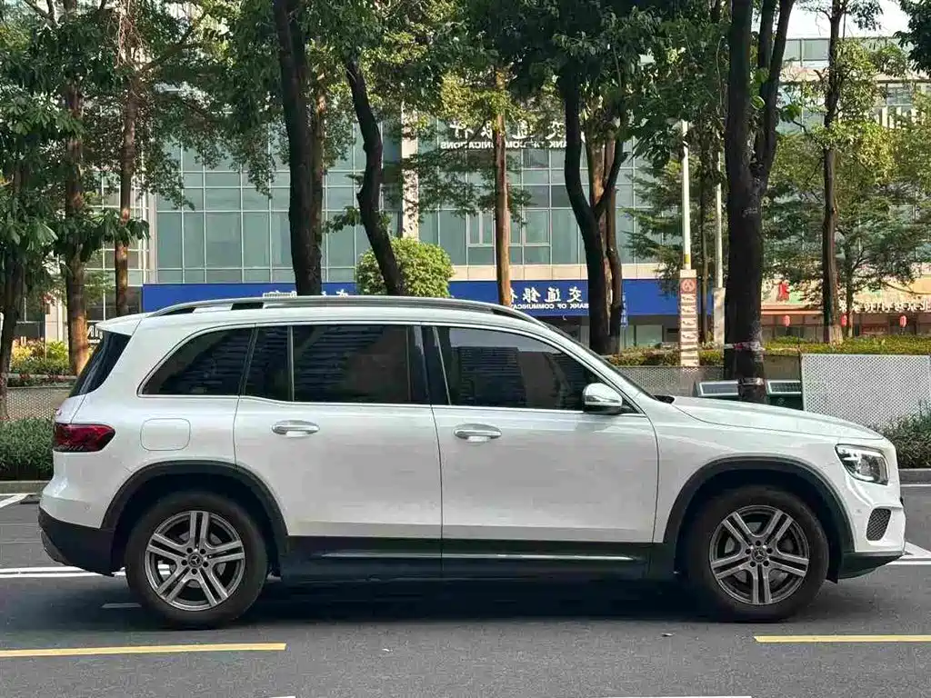 Mercedes-Benz GLB — миниатюра 4