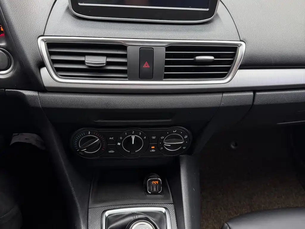 Mazda 3 Axela — миниатюра 18