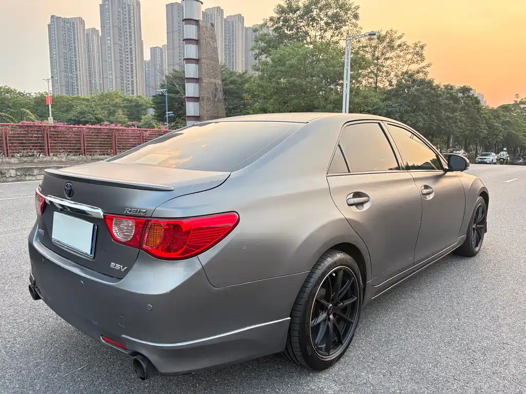 Toyota Reiz — миниатюра 4