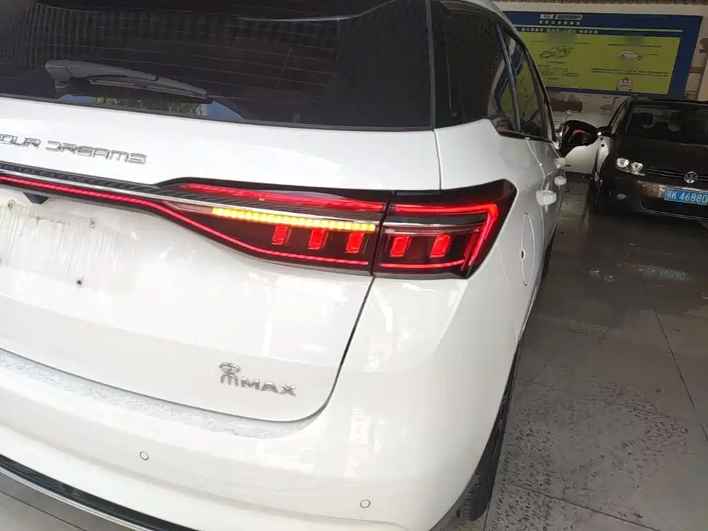 BYD MAX New Energy — миниатюра 8