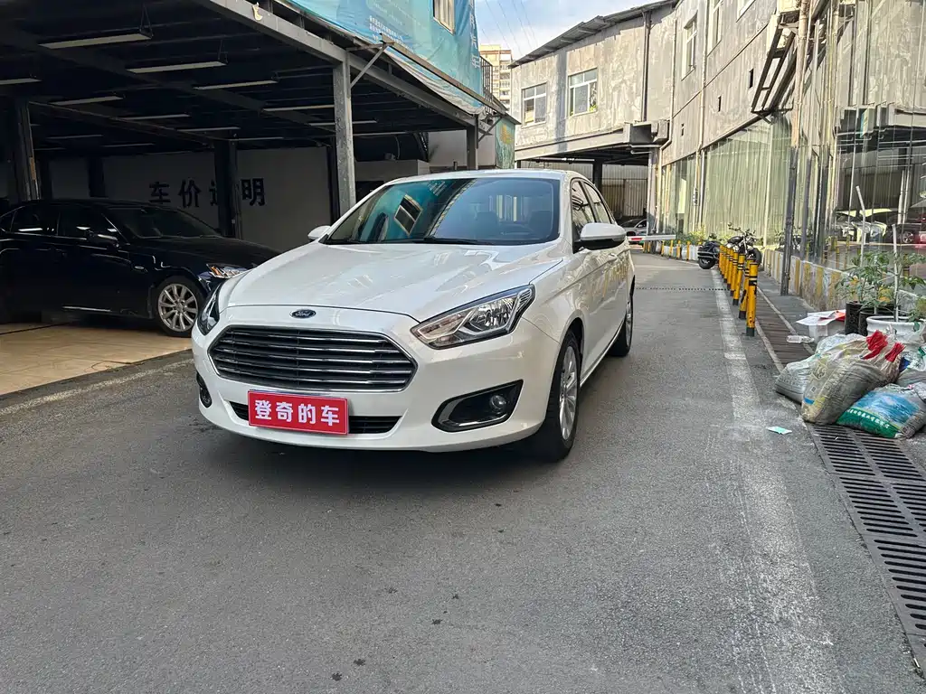 Ford Escort 2016