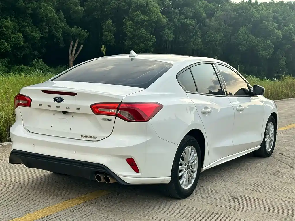 Ford Focus — миниатюра 9