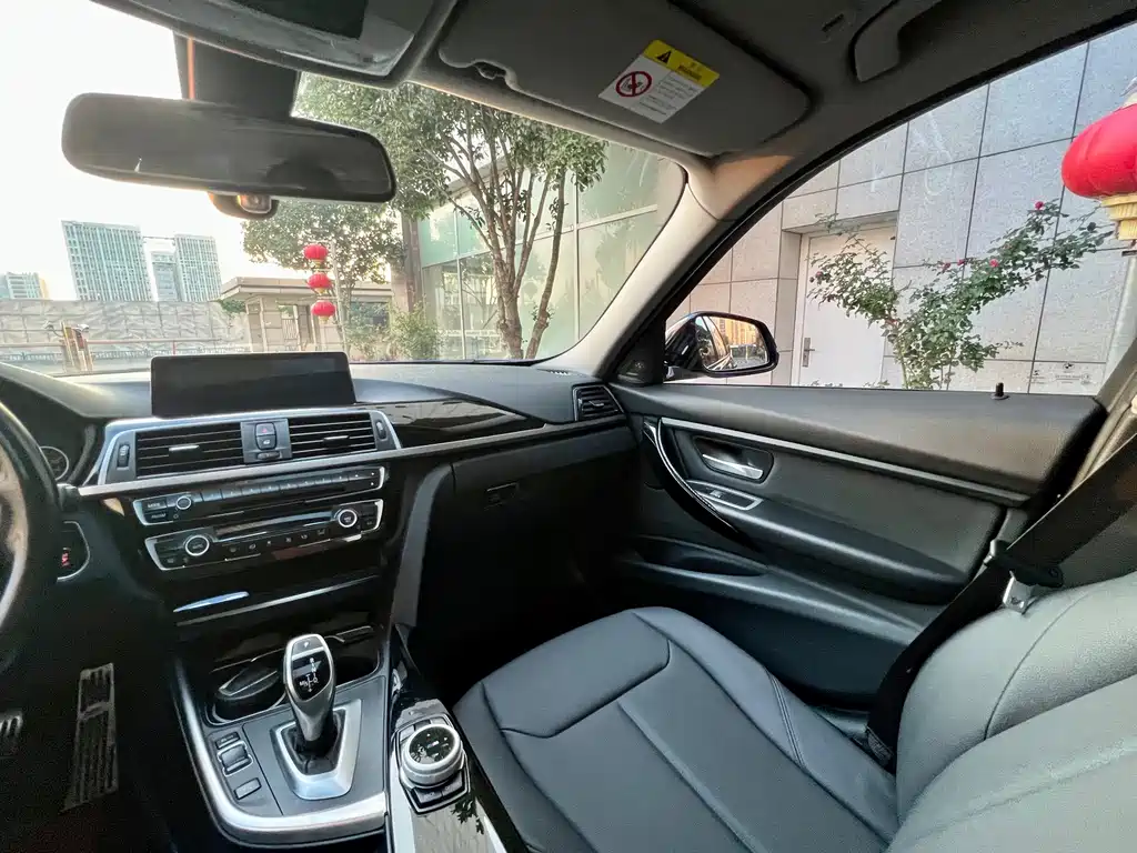 BMW 3 Series — миниатюра 18