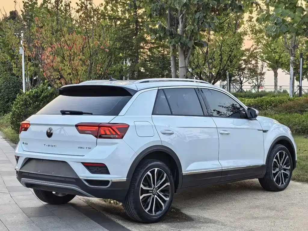 Volkswagen T-Roc — миниатюра 2