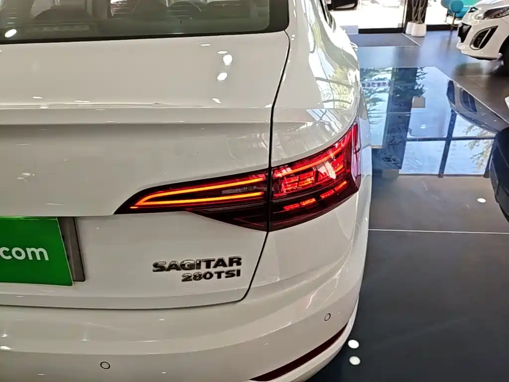 Volkswagen Sagitar — миниатюра 8
