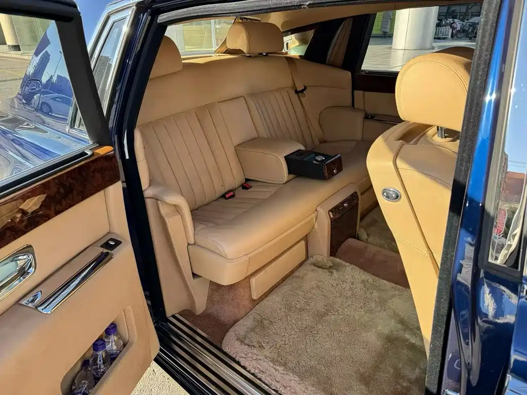 Rolls-Royce Phantom — миниатюра 5