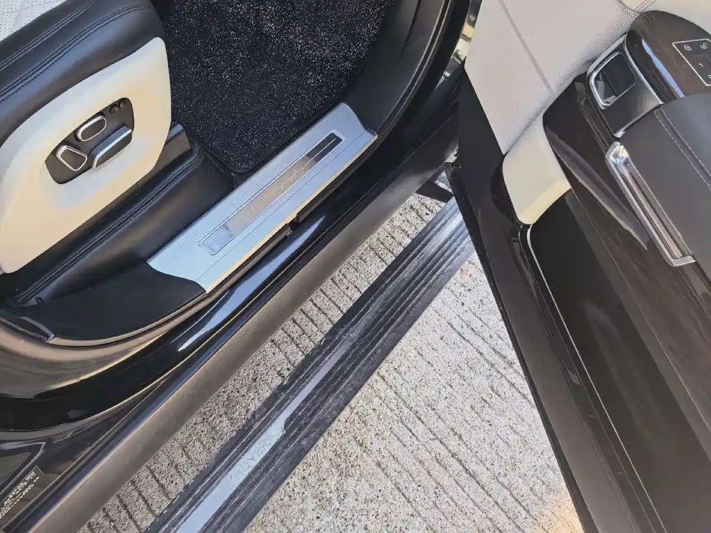 Land Rover Range Rover — миниатюра 3