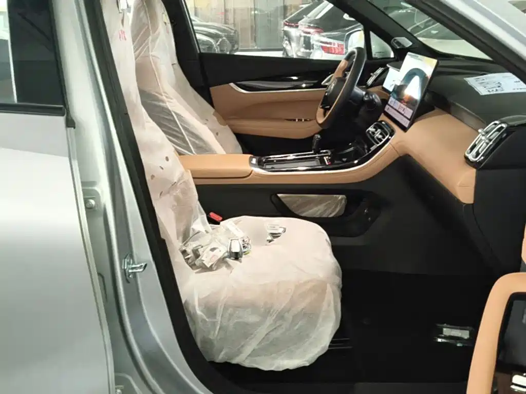Geely Boyue L — миниатюра 25
