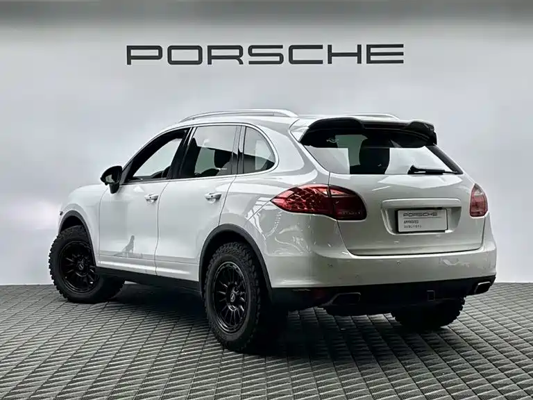 Porsche Cayenne — миниатюра 6
