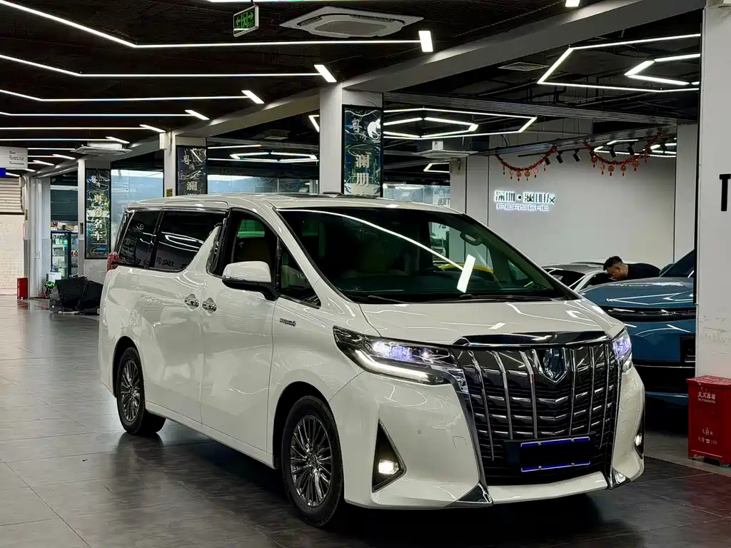 Toyota Alphard — миниатюра 3