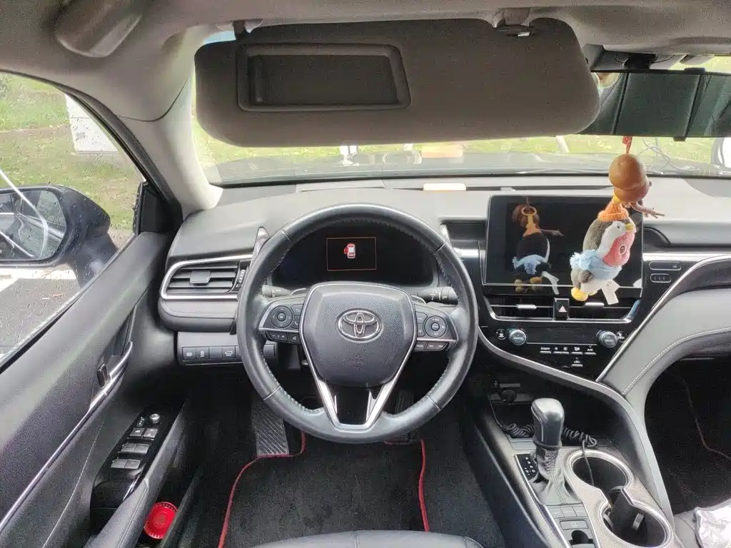 Toyota Camry — миниатюра 11