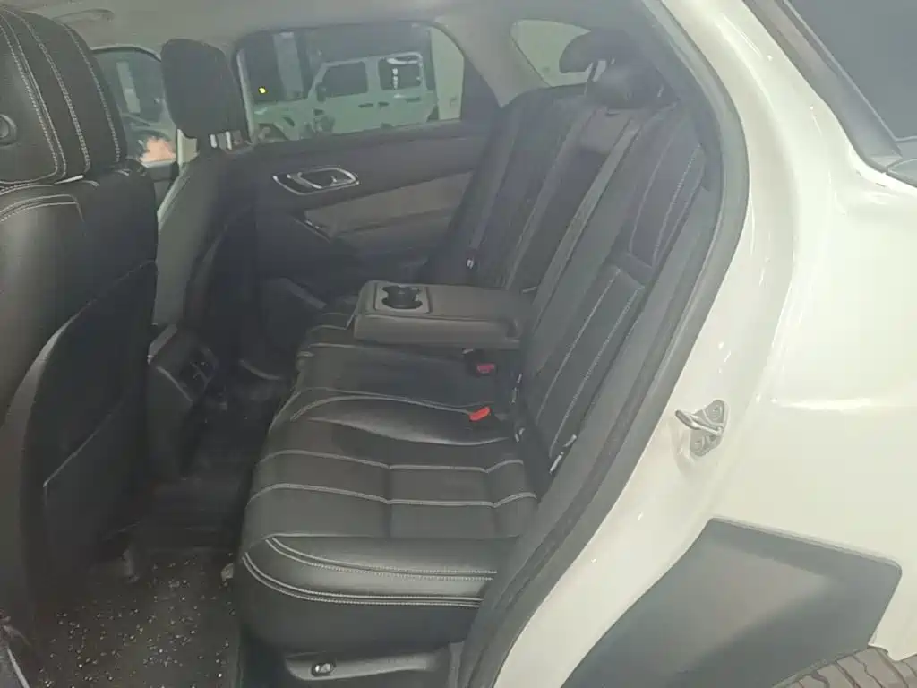 Land Rover Velar — миниатюра 17