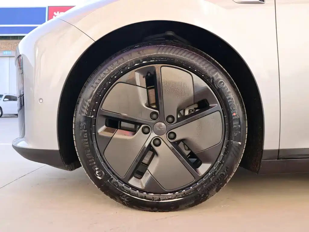 Li Auto i8 2025 Standard
