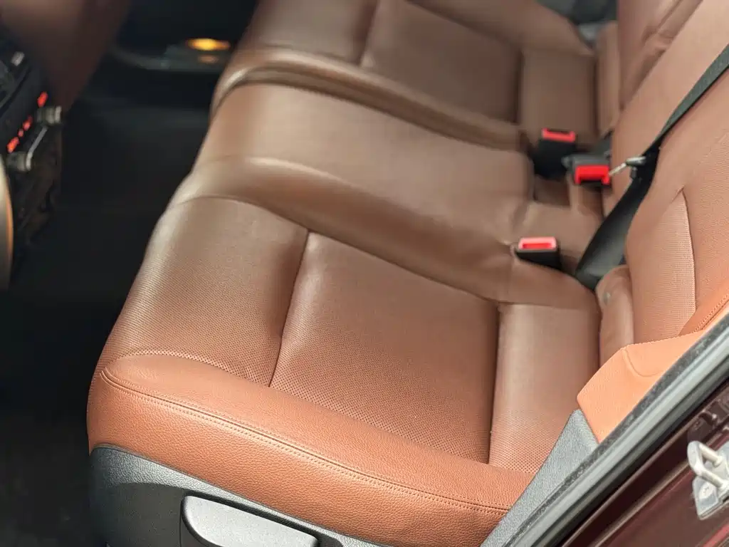 BMW 5 Series GT — миниатюра 8
