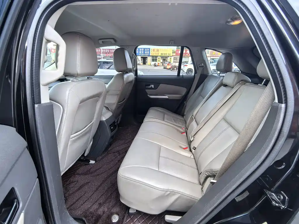 Ford Edge (Import) — миниатюра 8