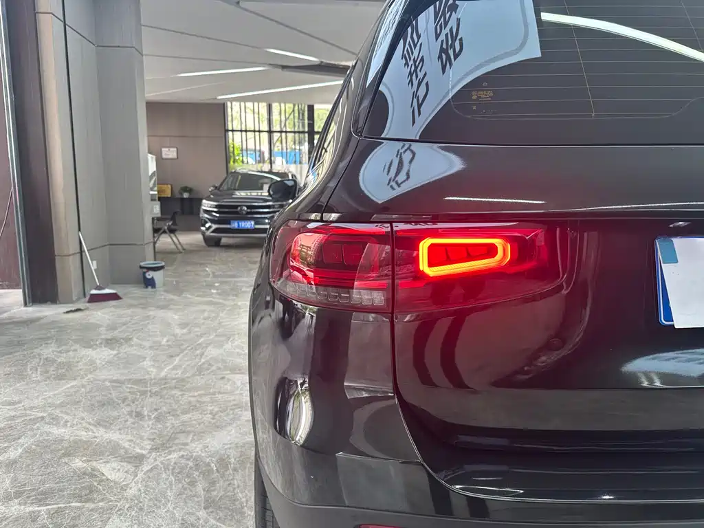 Mercedes-Benz GLB 2023 GLB 220