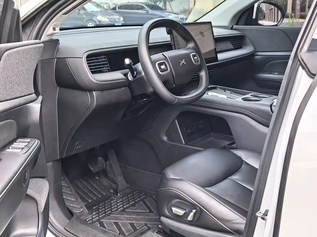 XPeng G6 — миниатюра 10