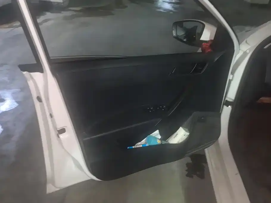 Volkswagen Santana — миниатюра 7