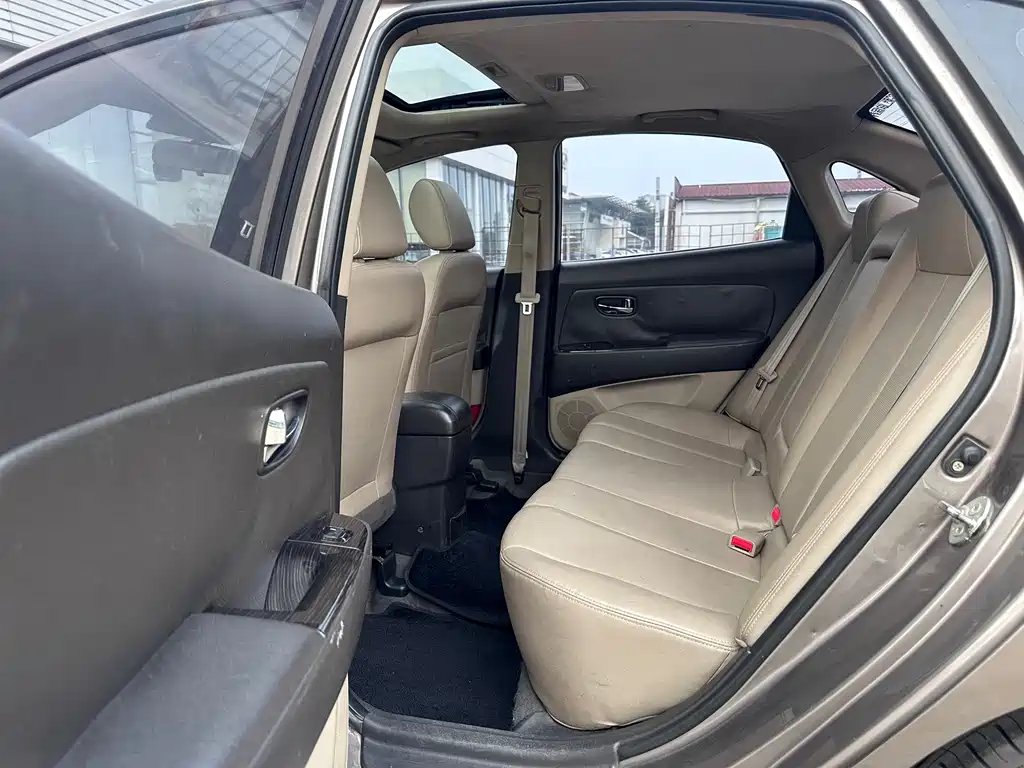 Hyundai Elantra — миниатюра 6