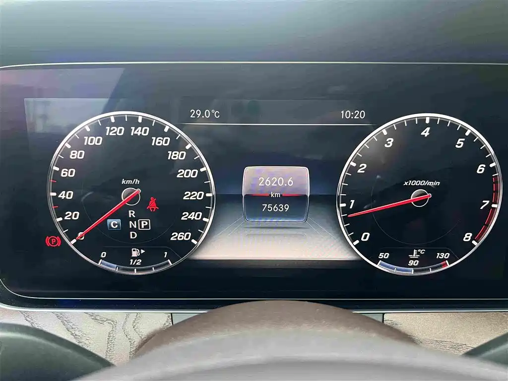 Mercedes-Benz E-Class — миниатюра 10
