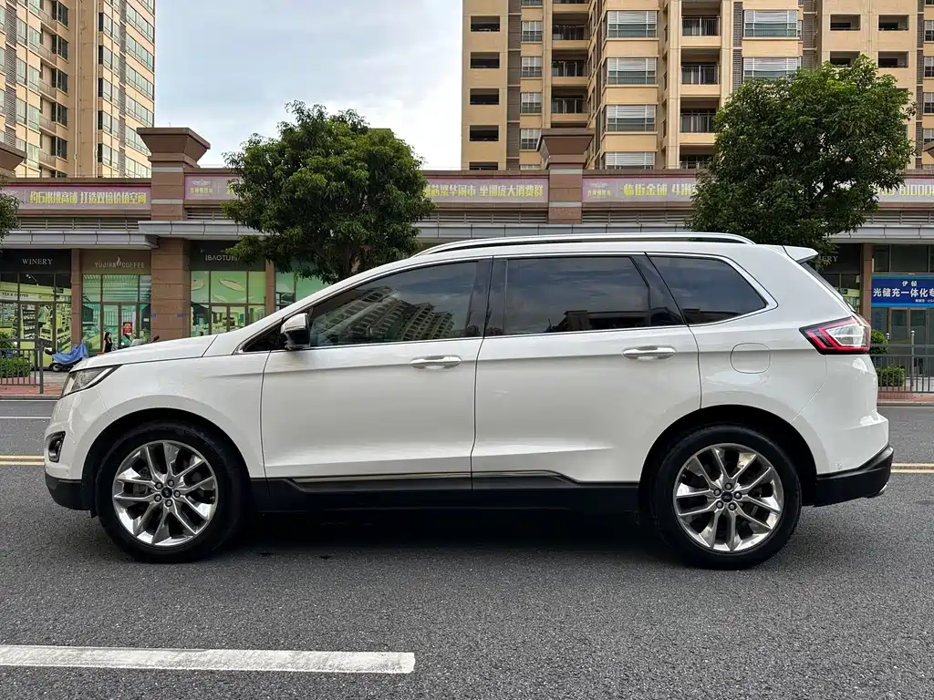 Ford Edge — миниатюра 5