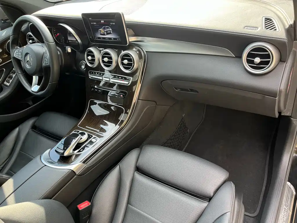 Mercedes-Benz GLC — миниатюра 9