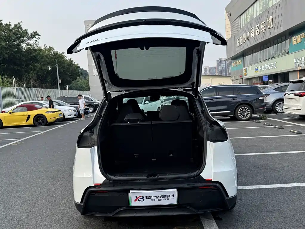 Tesla Model Y L — миниатюра 23
