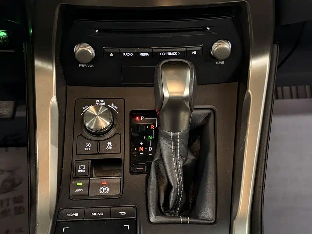 Lexus NX — миниатюра 18