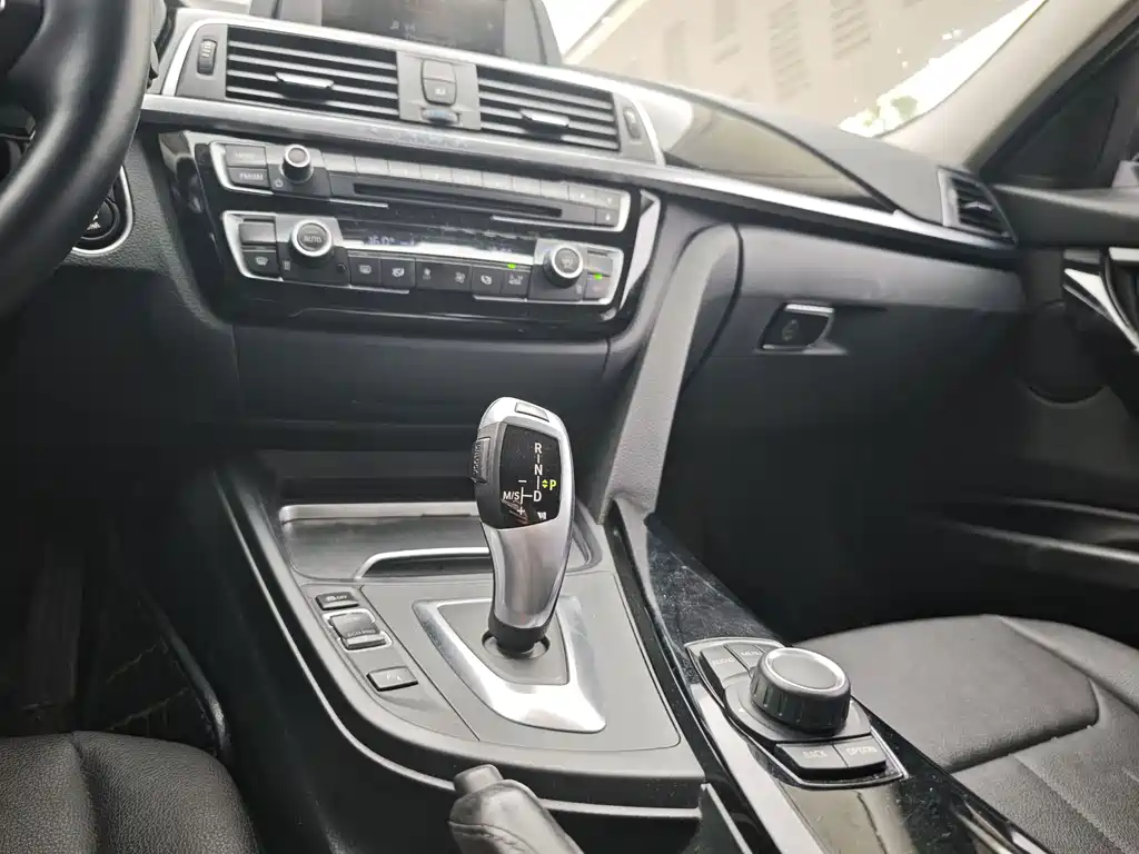 BMW 3 Series — миниатюра 12