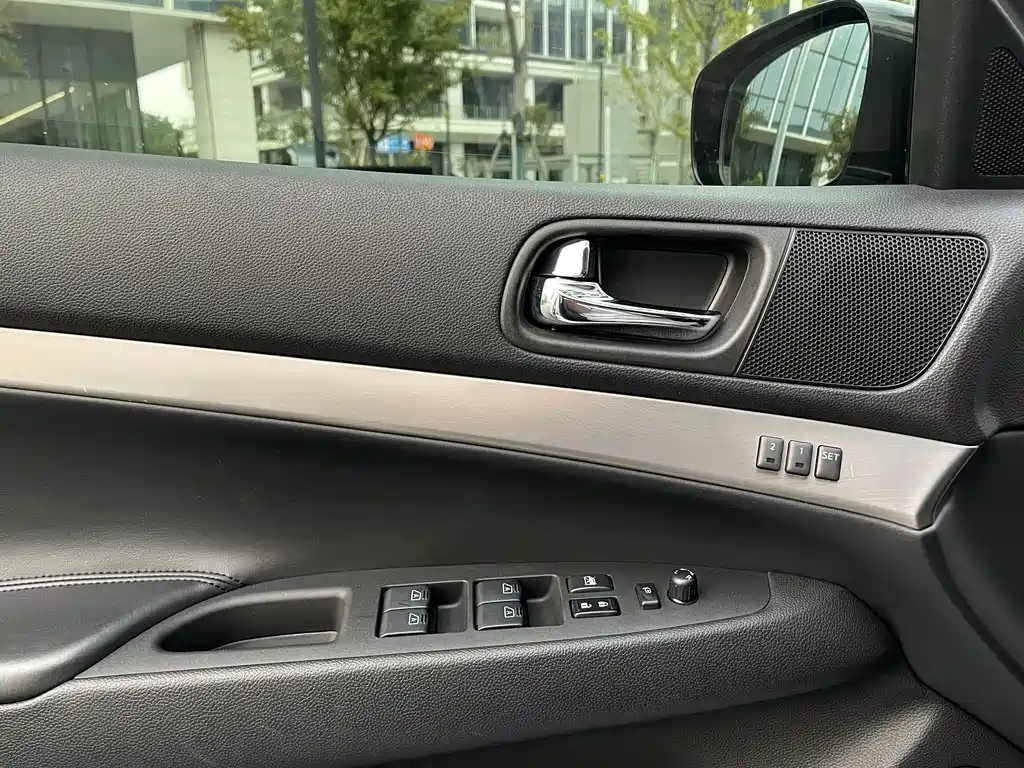 Infiniti G — миниатюра 14