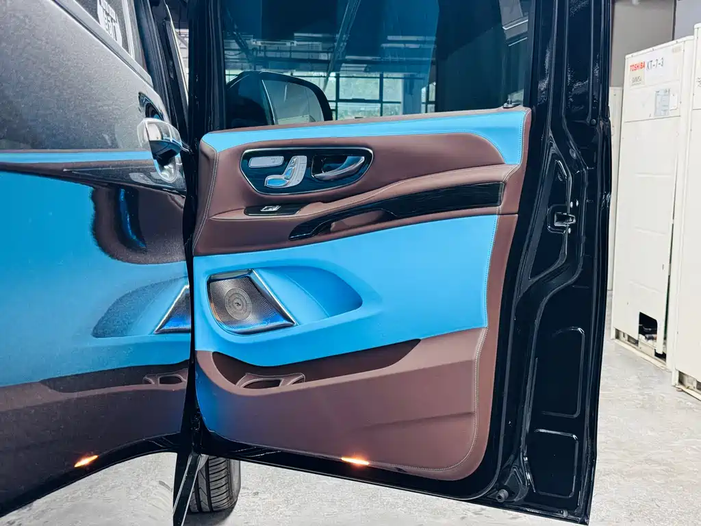 Mercedes-Benz Vito 2023 2.0T 7 мест