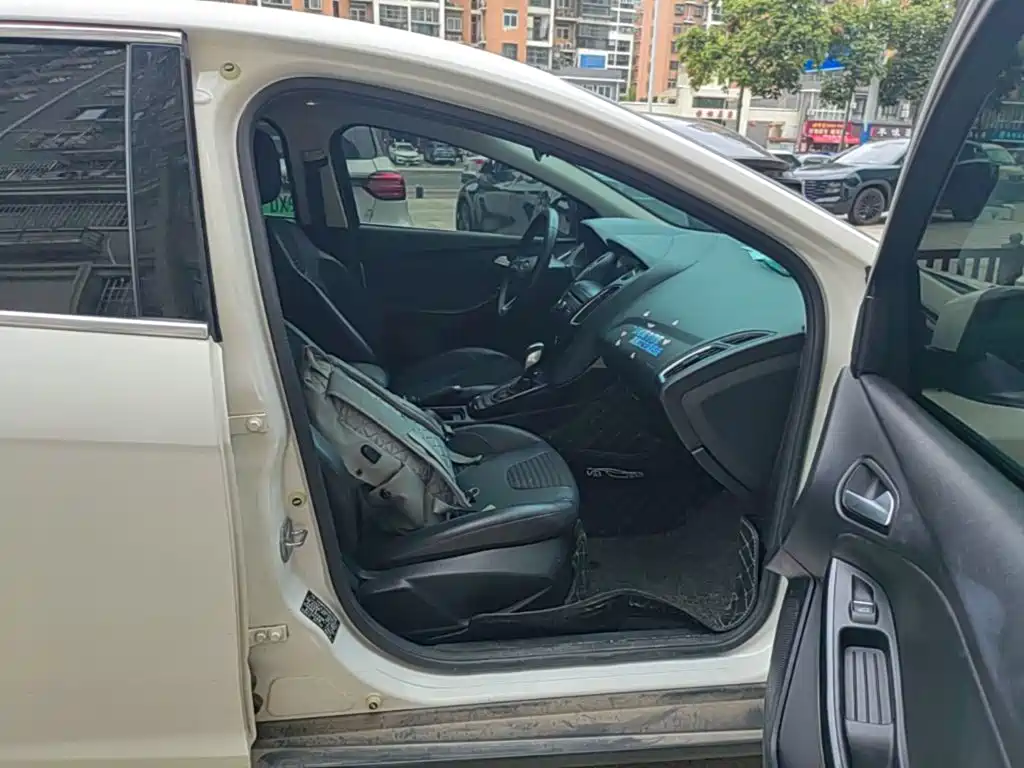 Ford Focus — миниатюра 25