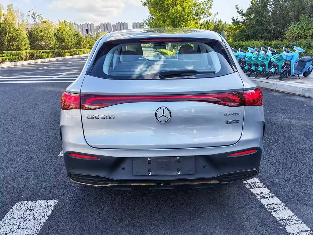 Mercedes-Benz EQE SUV — миниатюра 3