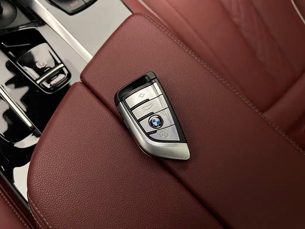 BMW 5 Series — миниатюра 15