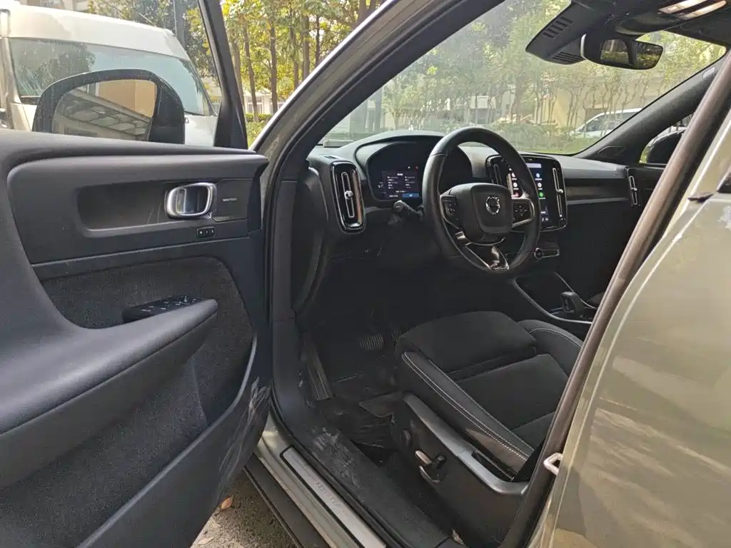 Volvo XC40 NEV — миниатюра 17